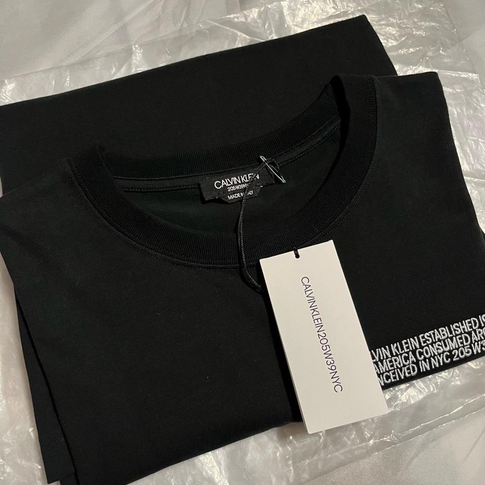 New !!Calvin Klein 205w39nyc made in Italy.. new never worn.. clean/smoke free